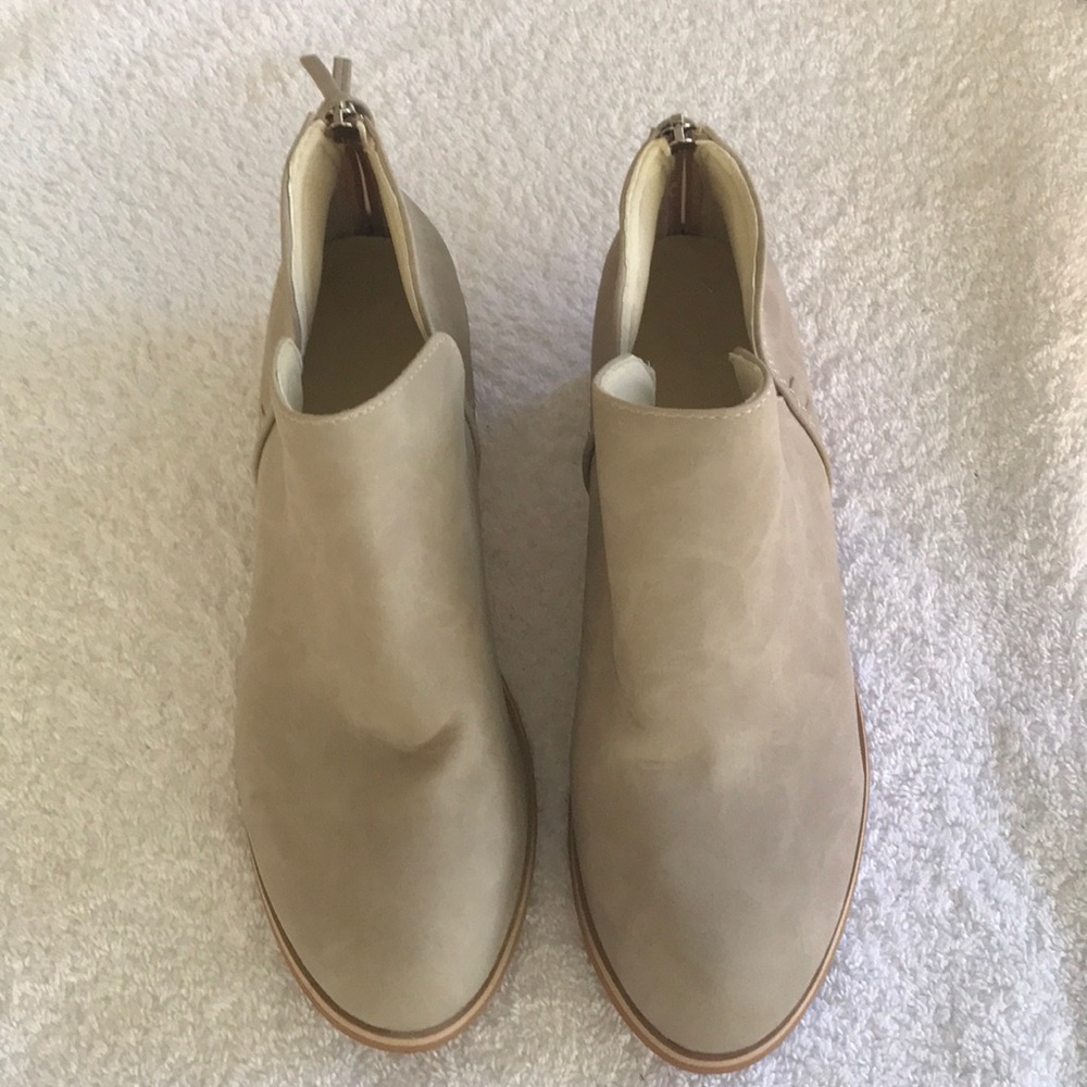 Low heel boots booties